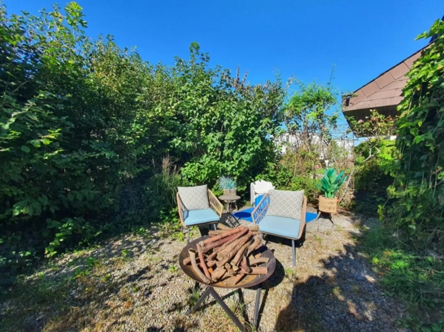 «Raumwunder mit Weitsicht an begehrter Hanglage» - Photo 3 sur 11