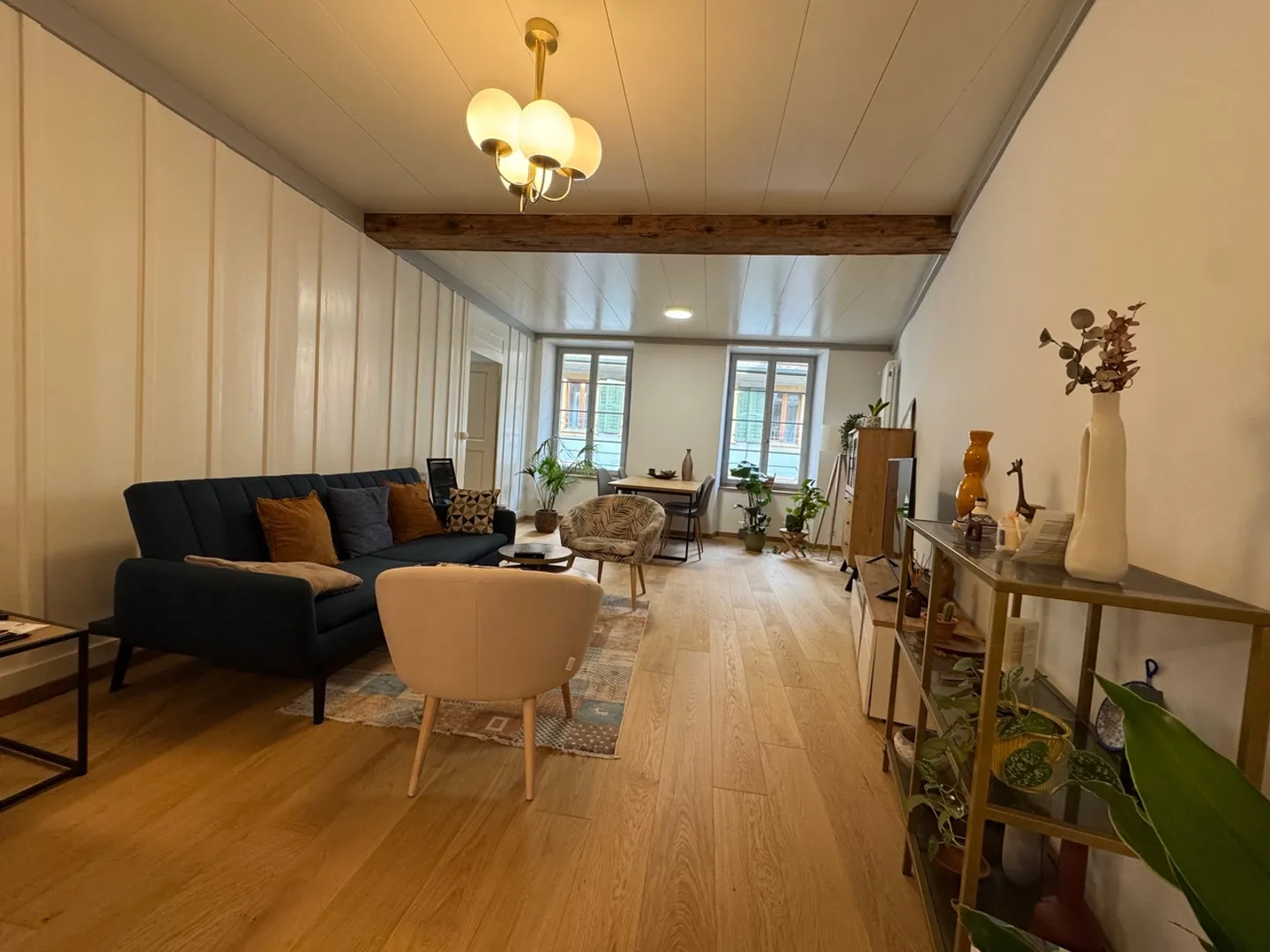 Charmante und frisch renovierte 2.5-Zimmer-Wohnung an sonniger und ruhiger Lage in Twann - Foto 1 von 7