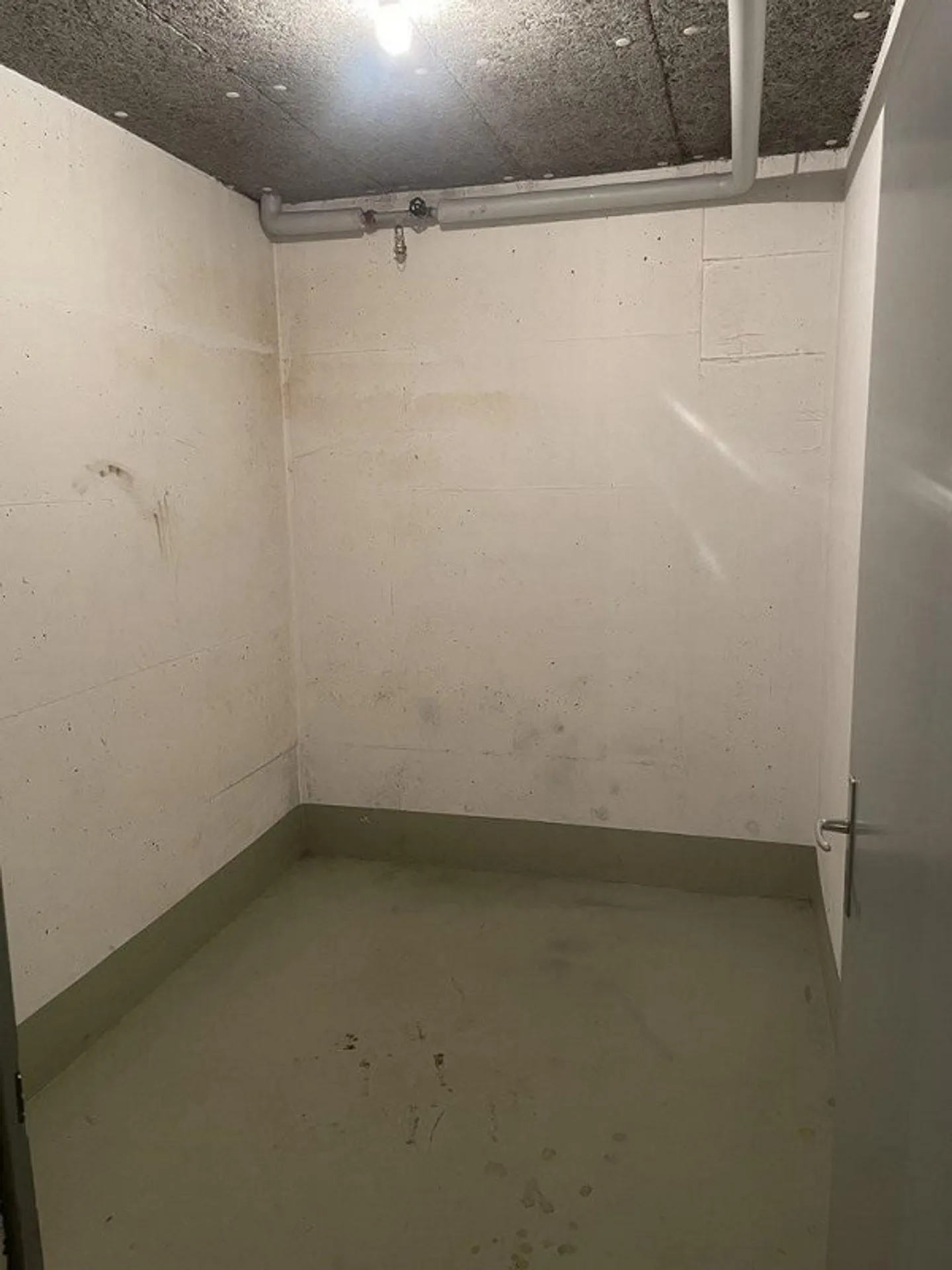 STANZA DI STOCCAGGIO IN AFFITTO A BERN - Foto 3 di 3