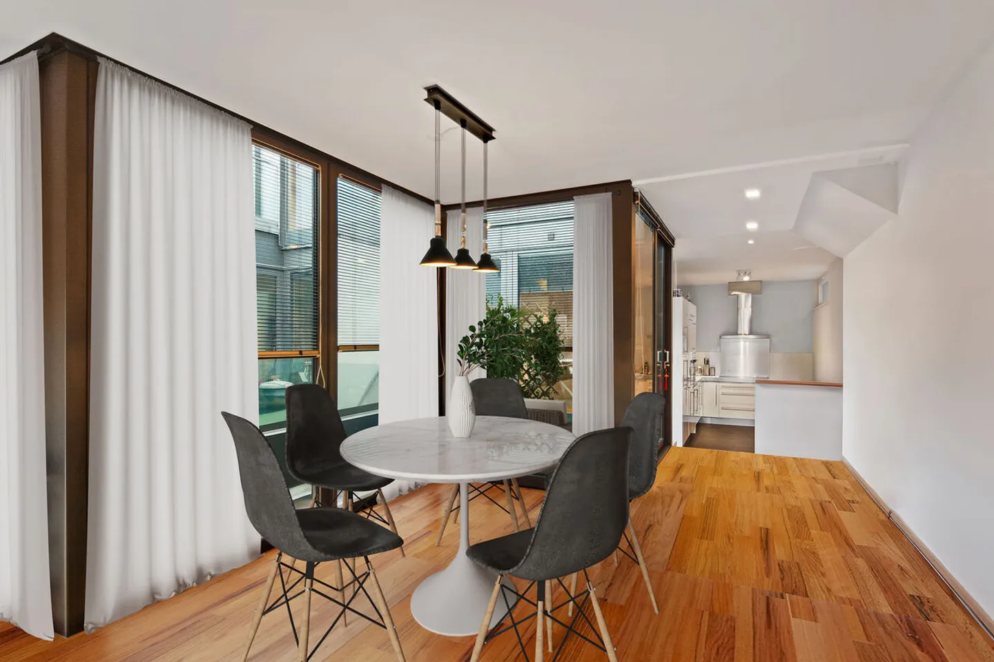 Stylisches Duplex mit Terrassen - Foto 3 von 7