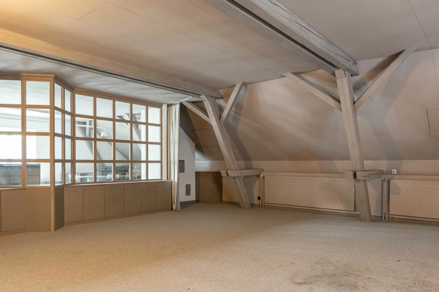 Casa a schiera ben tenuta e ristrutturata con stile, con due appartamenti, uffici e studio - Foto 27 di 32