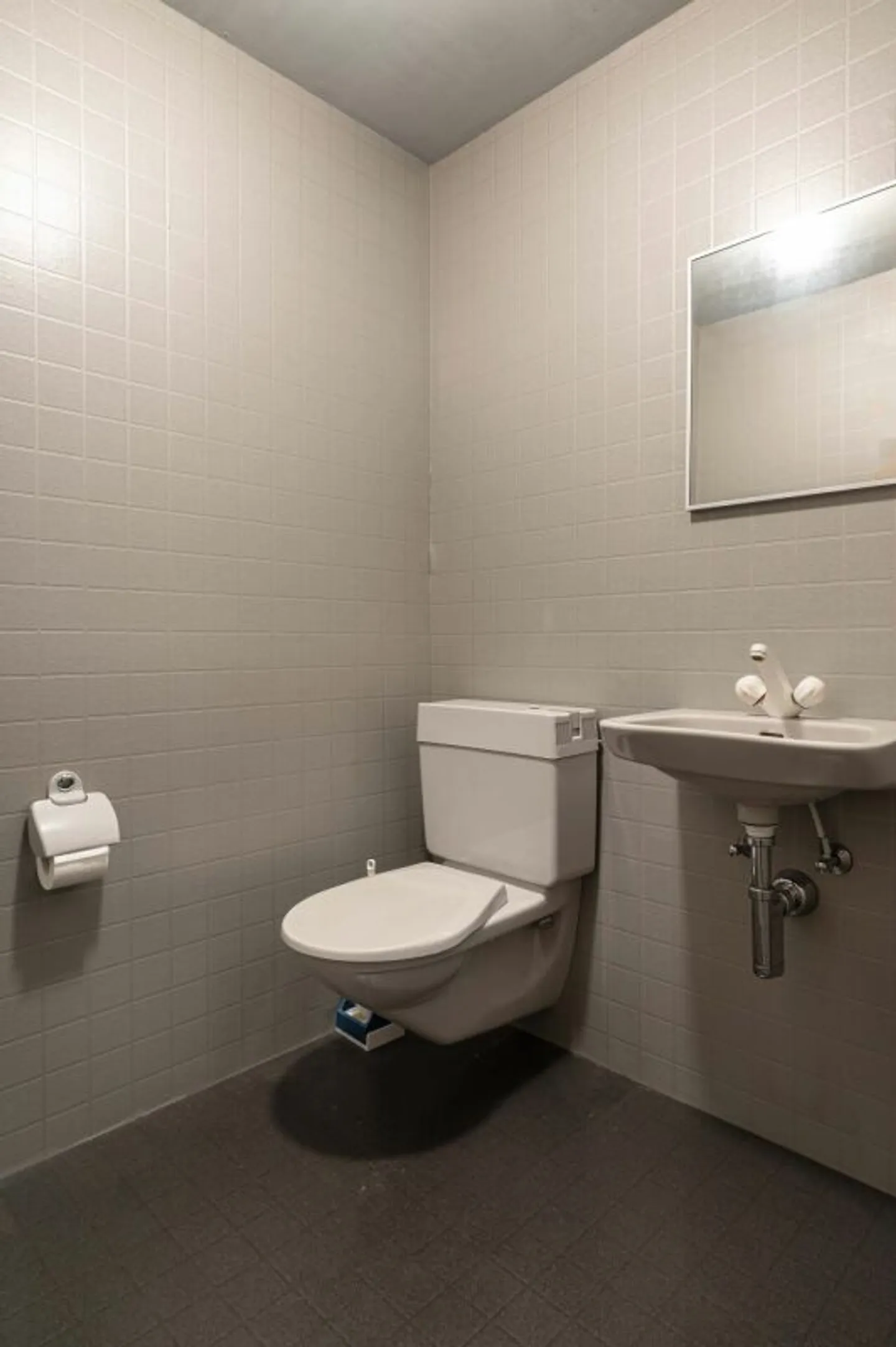 Casa a schiera ben tenuta e ristrutturata con stile, con due appartamenti, uffici e studio - Foto 30 di 32