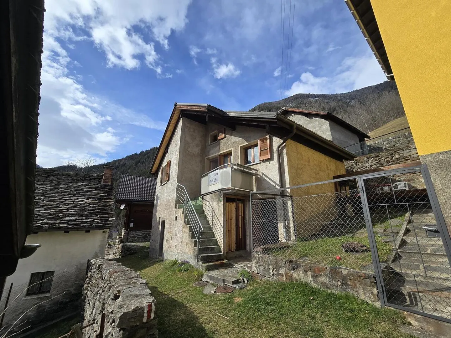 Charming Vacation Home in Freggio - Photo 2 of 3