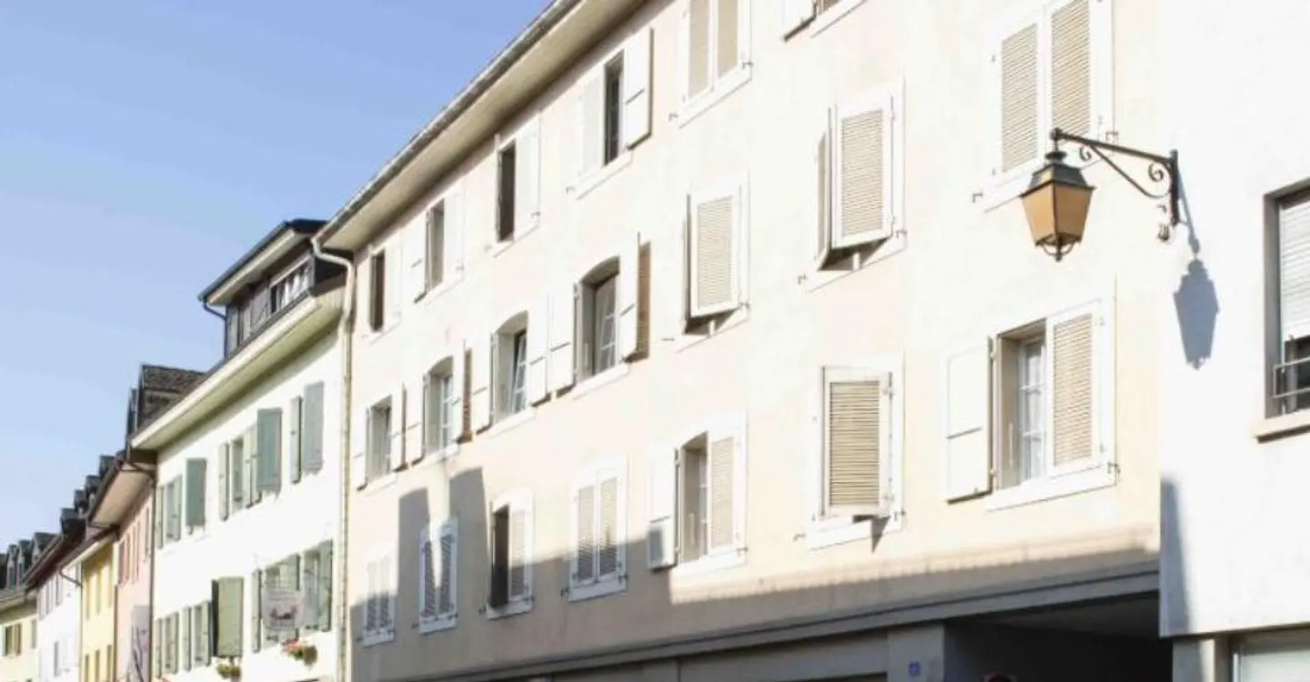 Bright apartment in the heart of Rolle - Photo 2 of 7