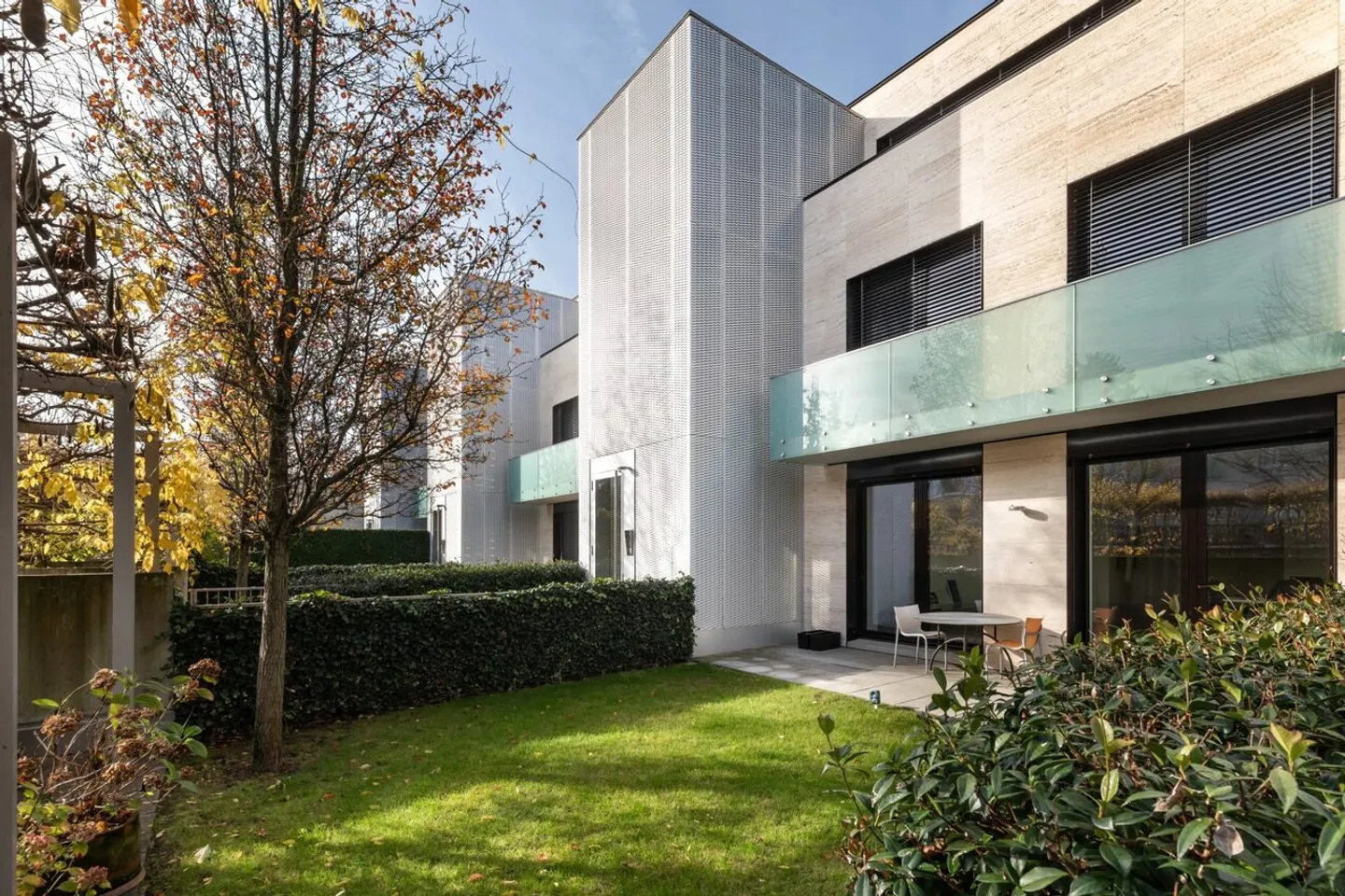 Magnificent high-end apartment in the heart of the village of Corsier - Photo 2 of 13