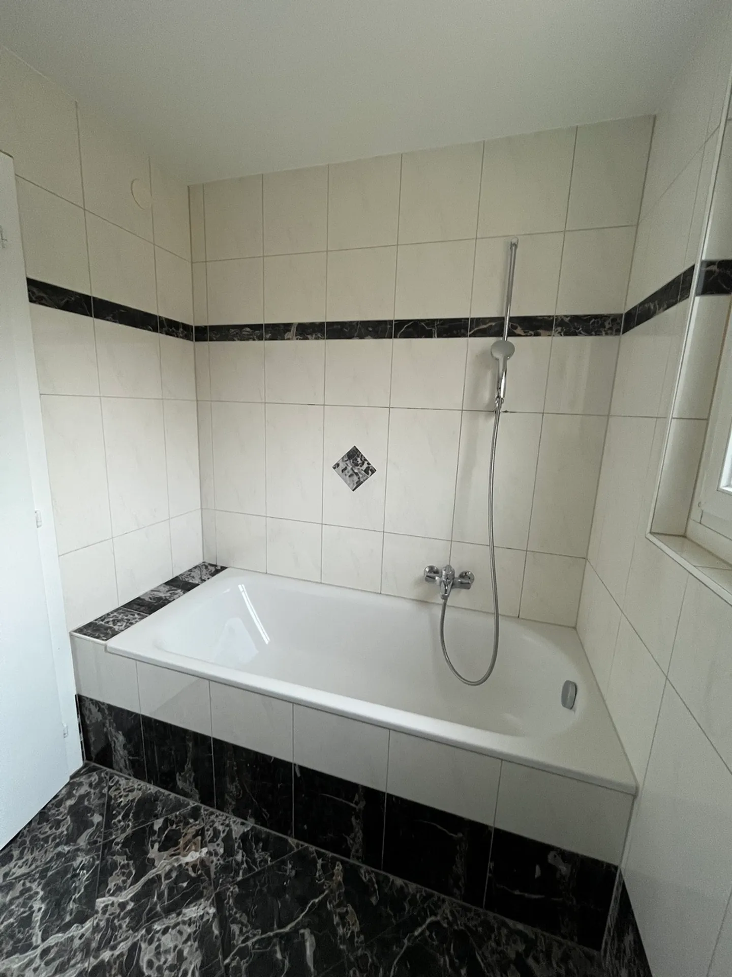 For rent - Charming duplex apartment with 4.5 rooms (126 m²) - Photo 13 of 22