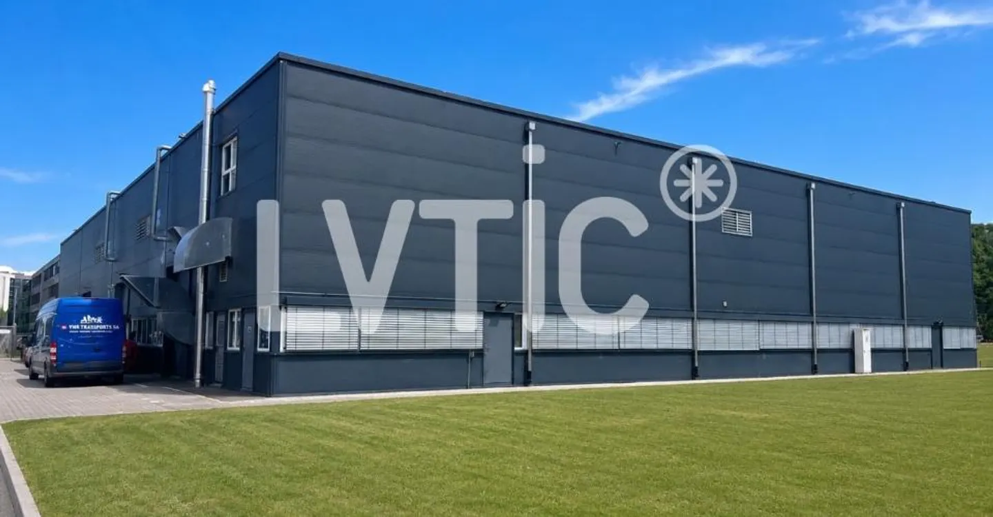 Industrial building of 2295 m2 on a plot of 6370 m2 for sale in Yverdon - Photo 5 of 11