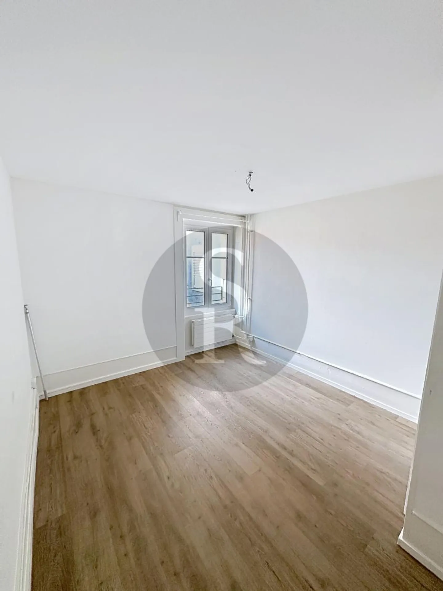 6-Zimmer-Wohnung - Foto 3 von 9