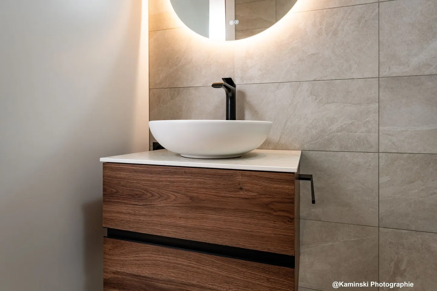 Appartamento giardino elegante di 4,5 stanze in costruzione ibrida in legno nobile - Foto 12 di 15