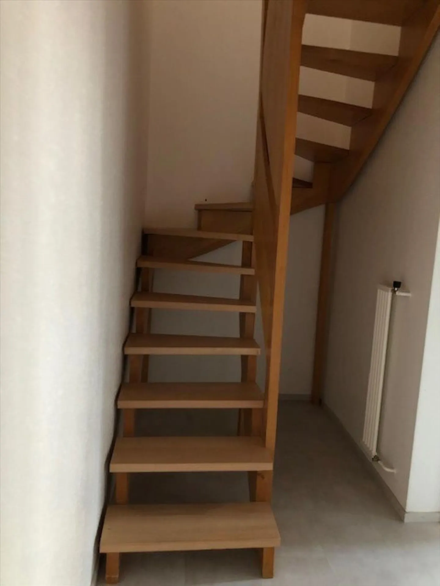 Appartamento duplex di tre e mezzo stanze - Foto 3 di 9