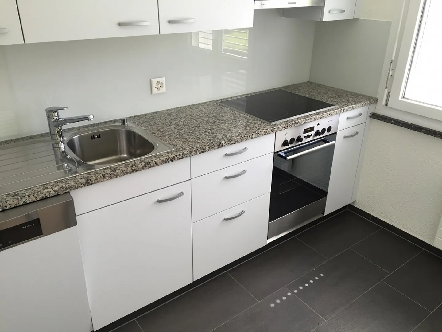 1.5 Room Apartment in the Center - Photo 3 of 6