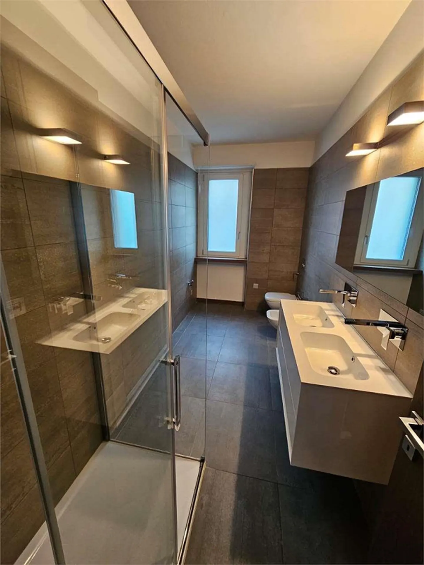 Geräumige 4.5 Zimmer in zentraler Lage in Lugano - Via Franscini 3 - Foto 7 von 13