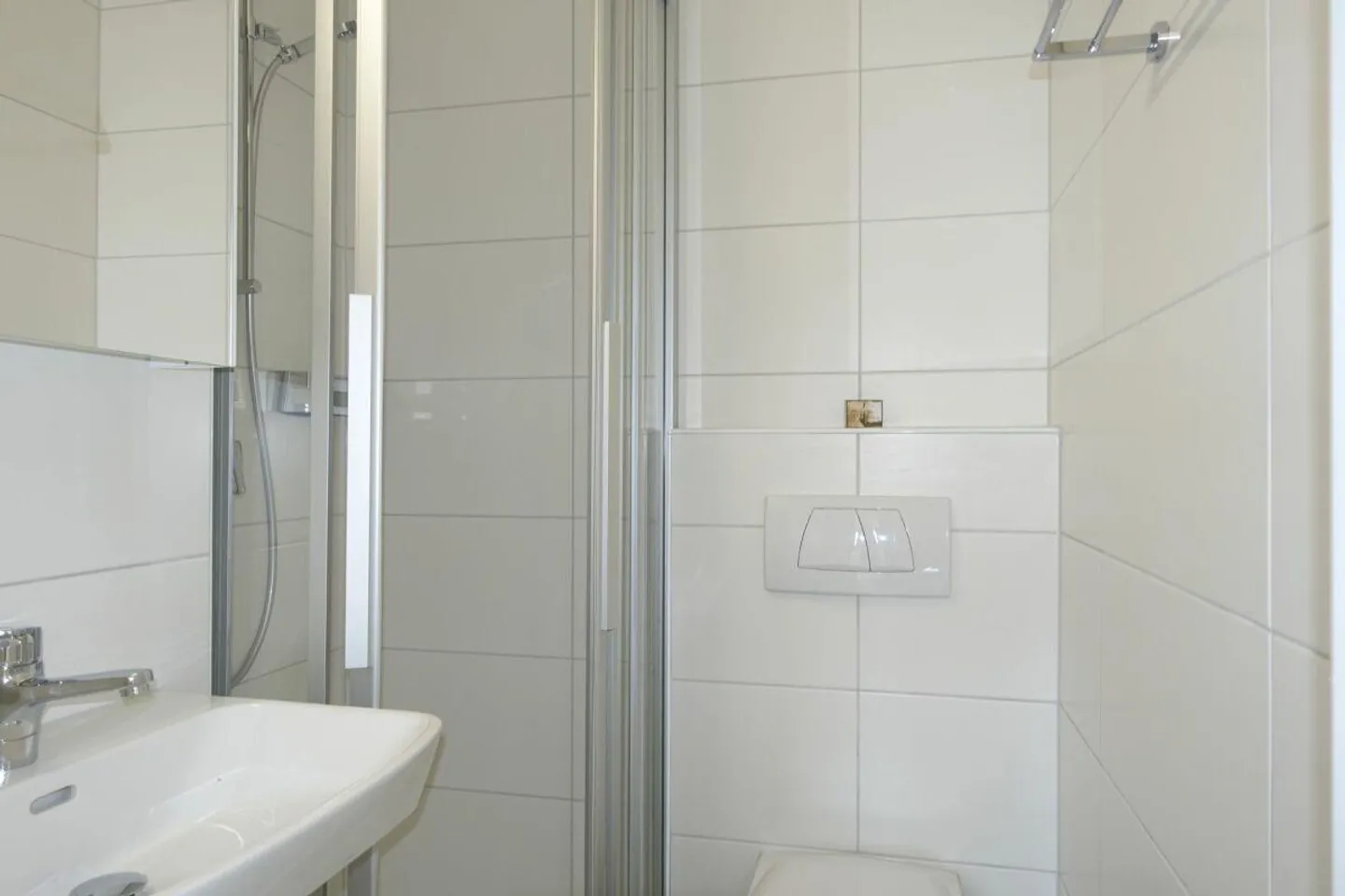 Neu renovierte 3.5 Zi-Eigentumswohnung mit Einstellhallenplatz - Foto 12 di 21