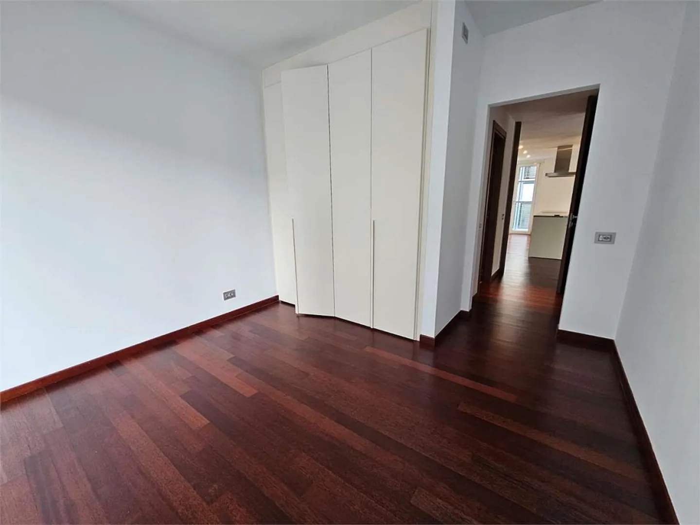 Geräumige 4.5 Zimmer in zentraler Lage in Lugano - Via Franscini 3 - Foto 8 von 13