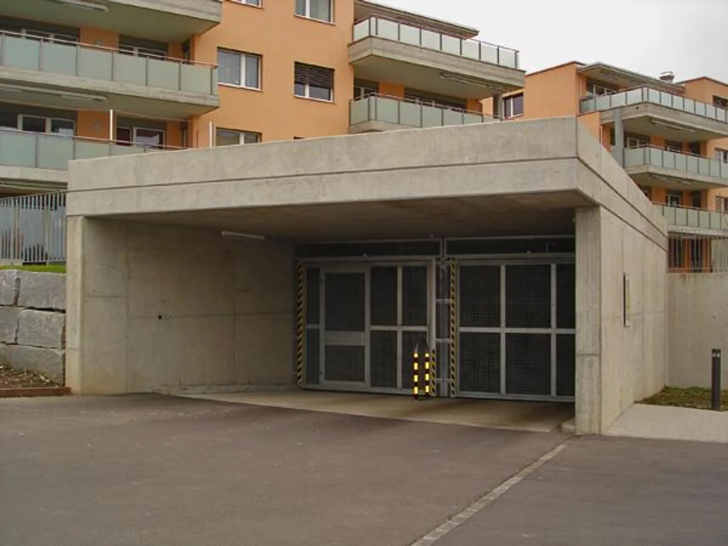 Einstellplatz zu vermieten - Foto 3 von 4