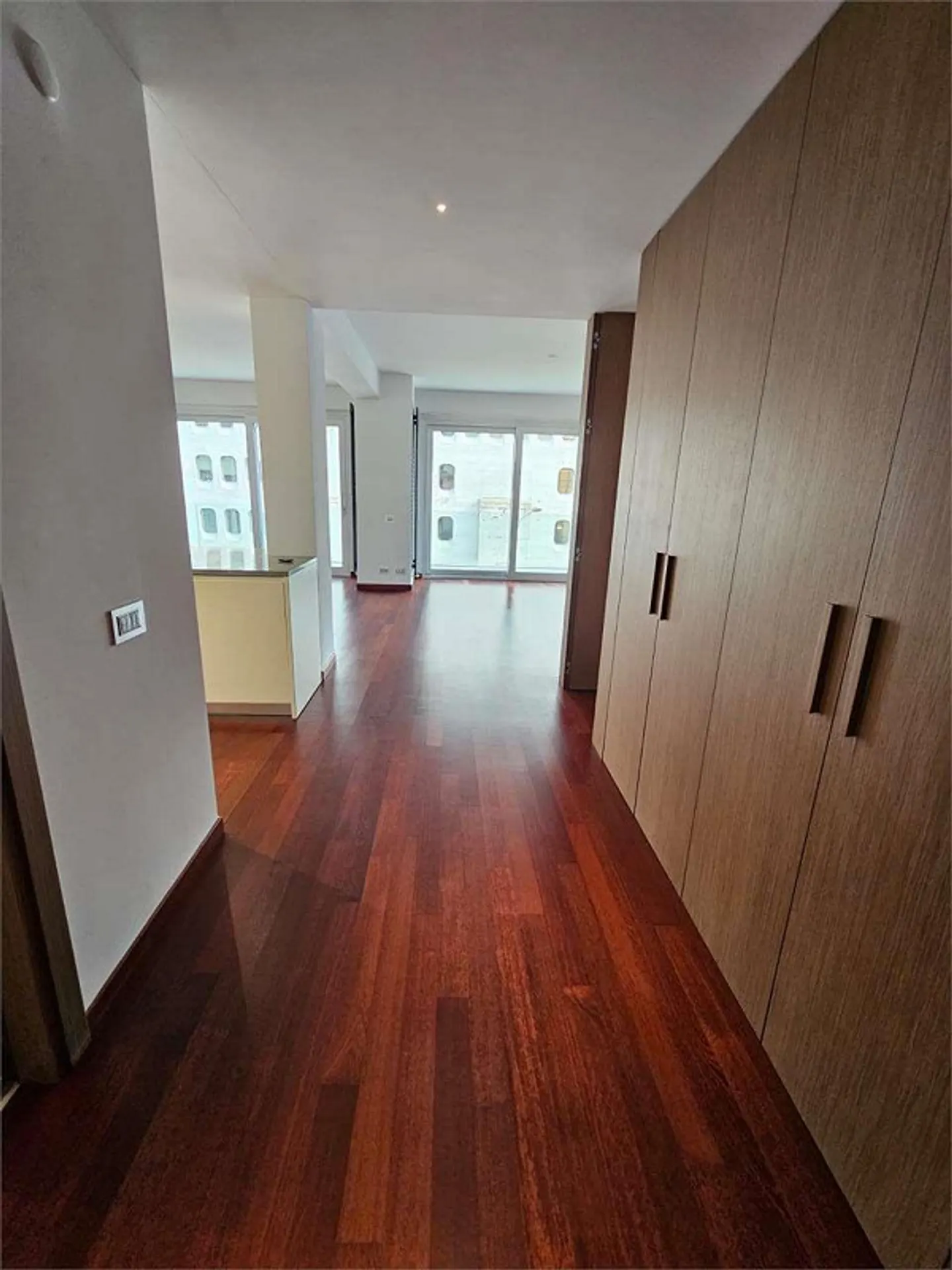 Geräumige 4.5 Zimmer in zentraler Lage in Lugano - Via Franscini 3 - Foto 10 von 13