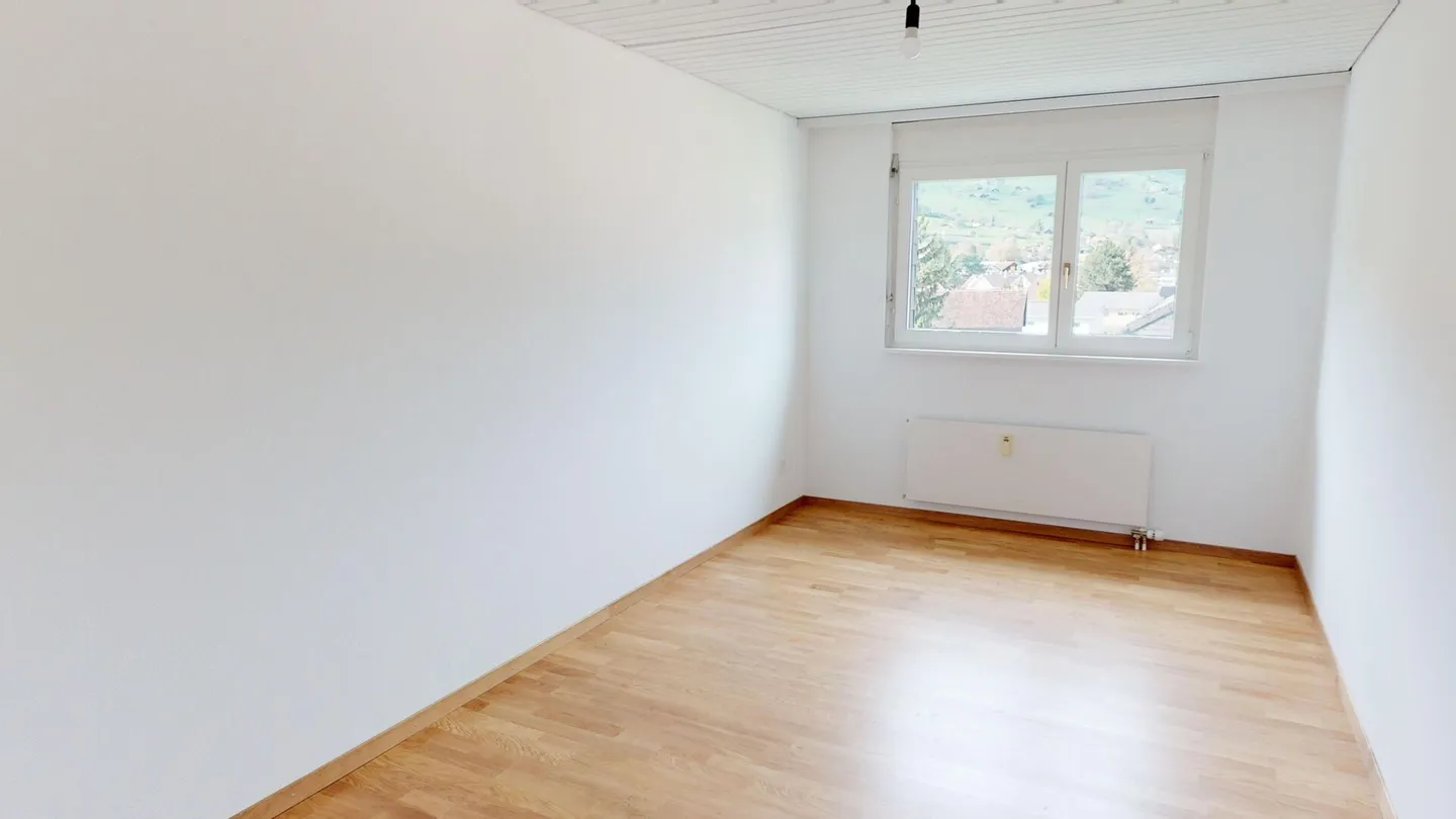 Attractive 3.5 Room Apartment in Werdenberg - Photo 4 of 12