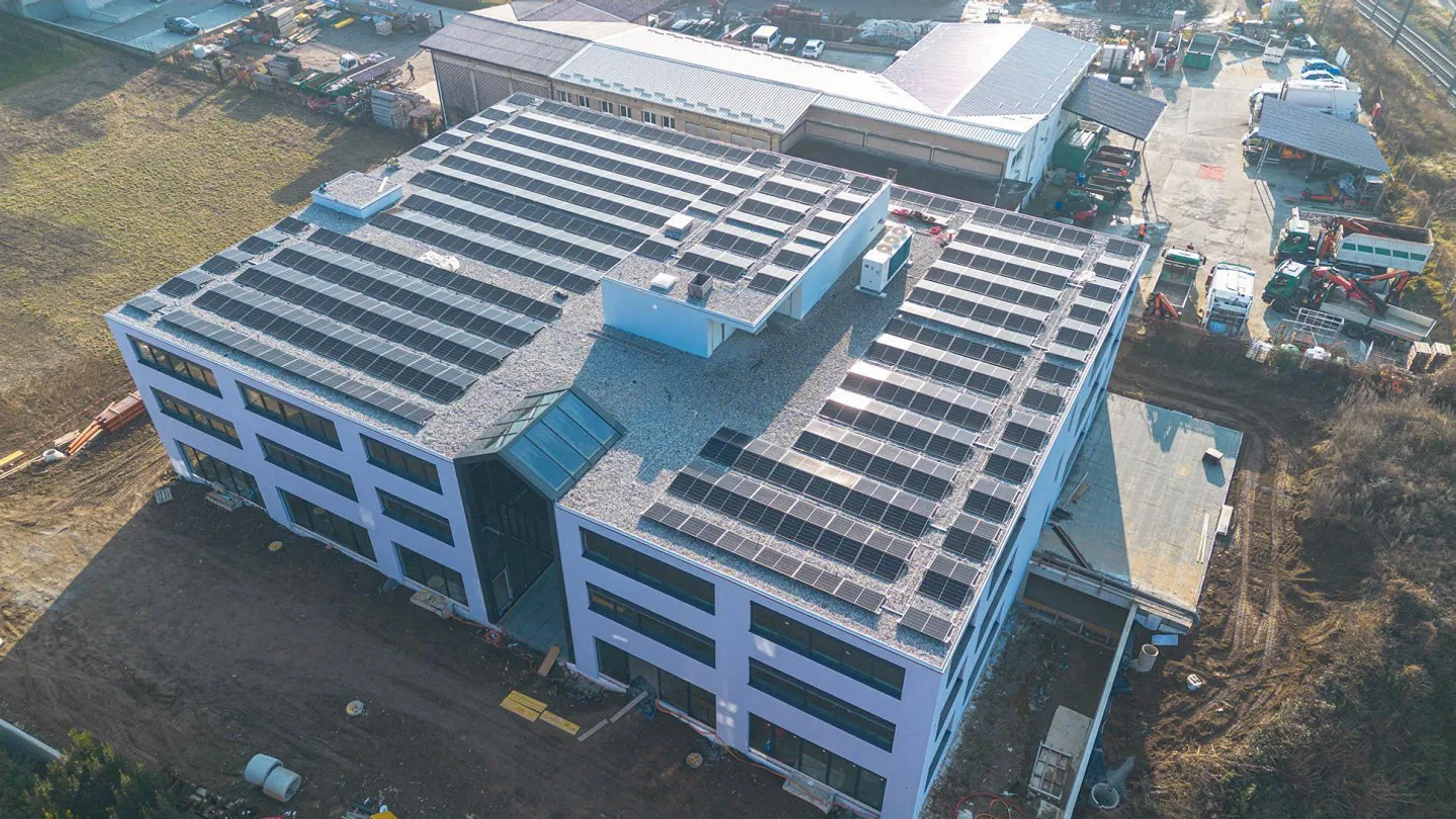 Newly Built Artisan Building in Mendrisio - Photo 7 of 10