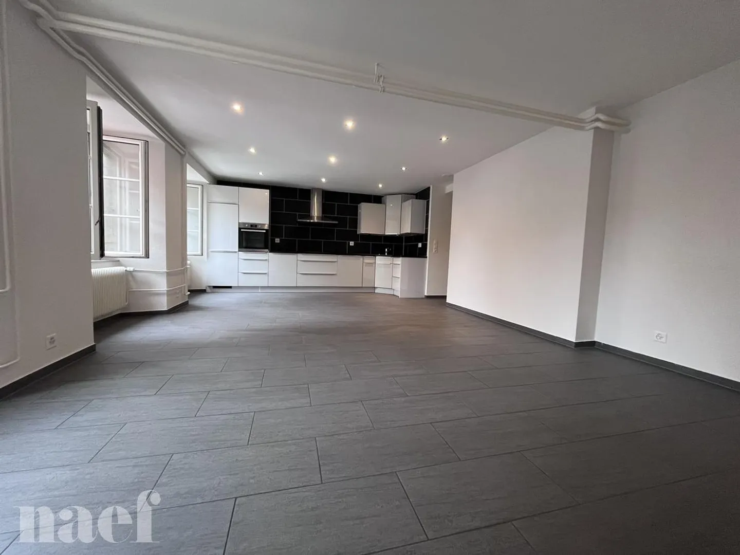 3.5 Room Apartment - Photo 3 of 12