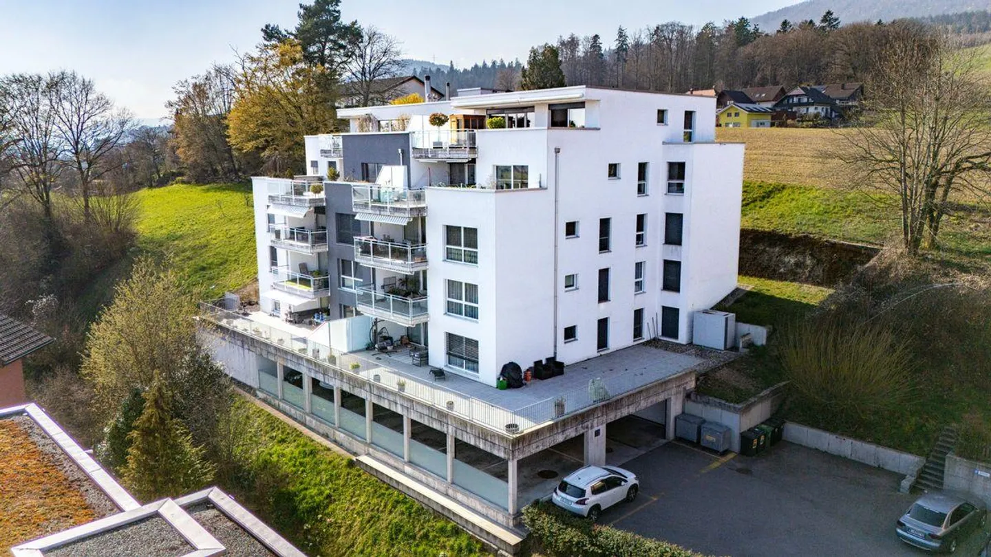 Modernes Mehrfamilienhaus in Grenchen - Foto 2 von 13