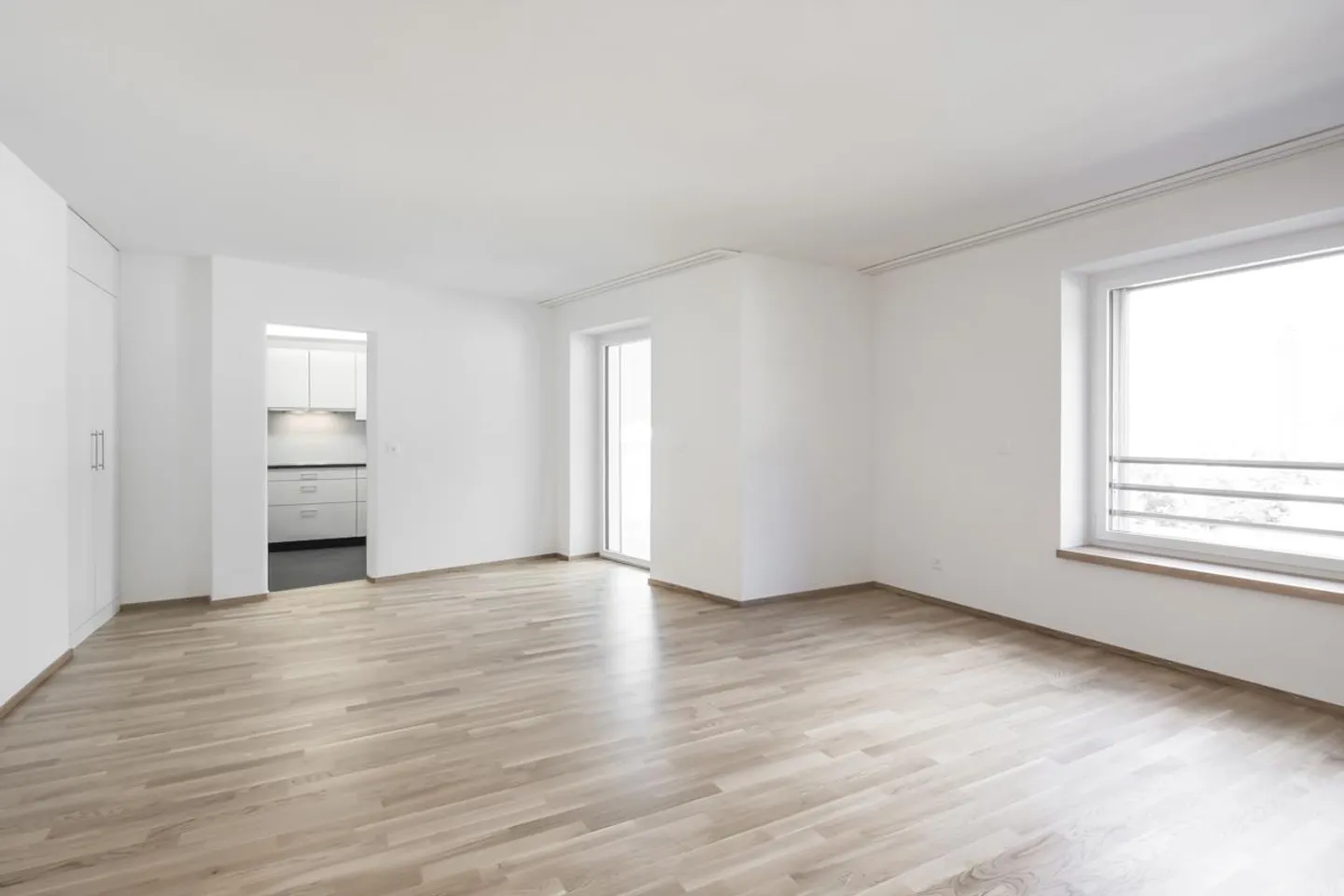 City-Close and Modern Family Apartment - Photo 2 of 9