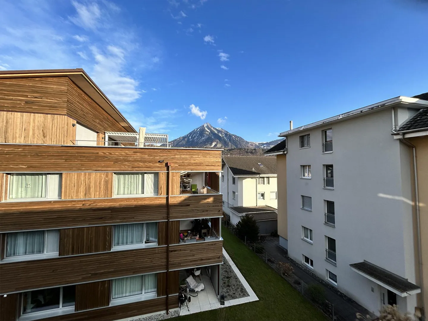 Modernes Apartment mit Bergblick - Foto 2 von 11
