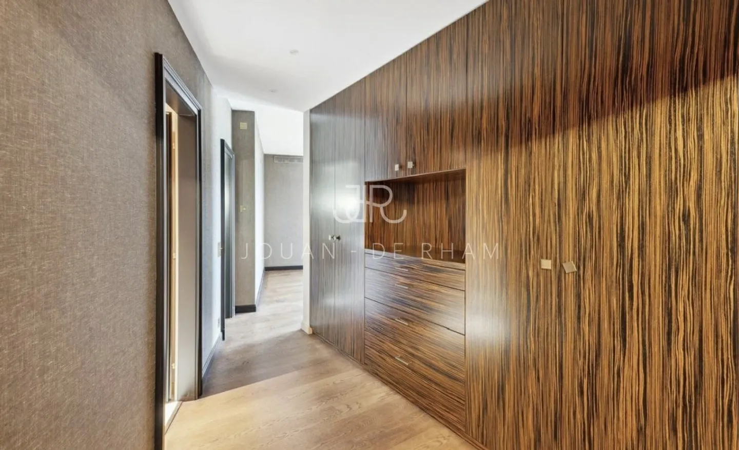 Exceptional apartment with panoramic view - Photo 5 of 8