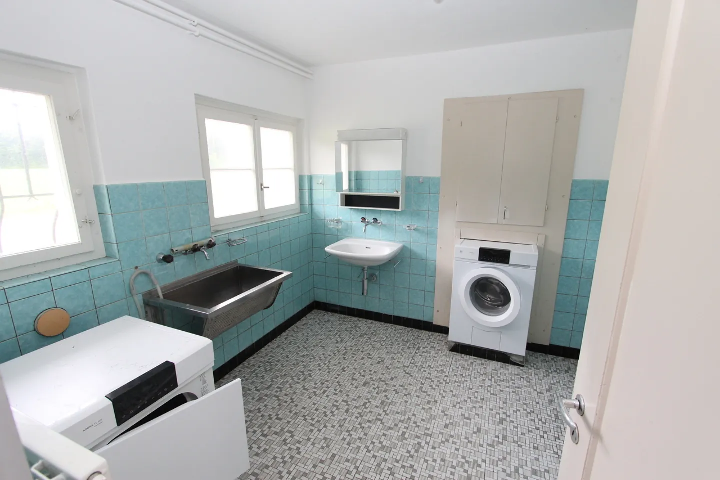 Mischgenutztes Gebäude kaufen - Foto 3 von 17