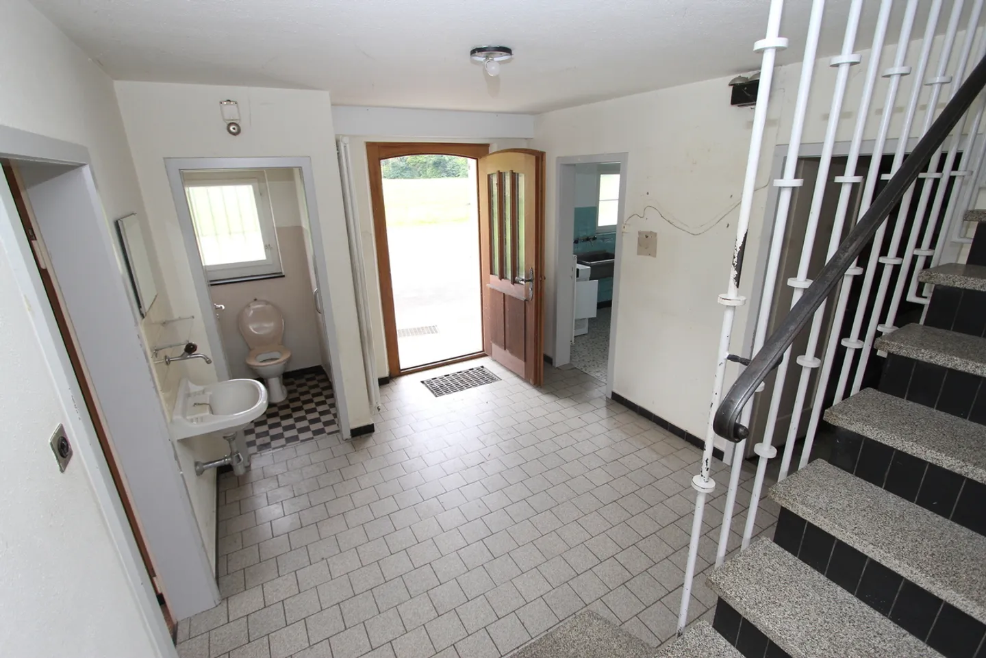 Mischgenutztes Gebäude kaufen - Foto 4 von 17