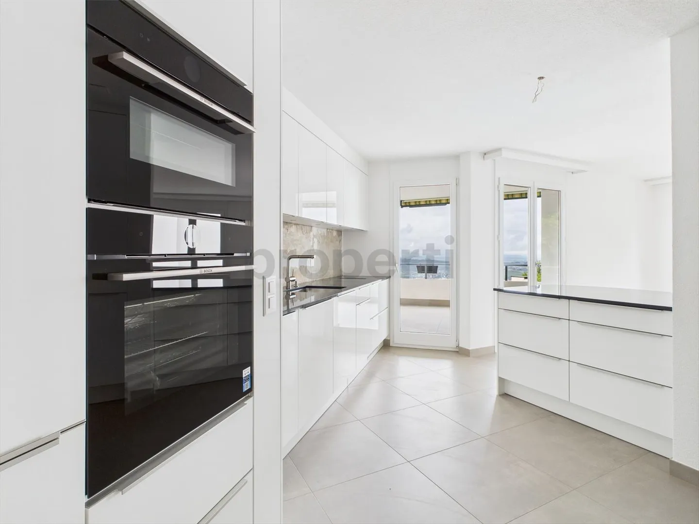 Appartamento ristrutturato di 4,5 stanze con vista panoramica - Foto 5 di 13