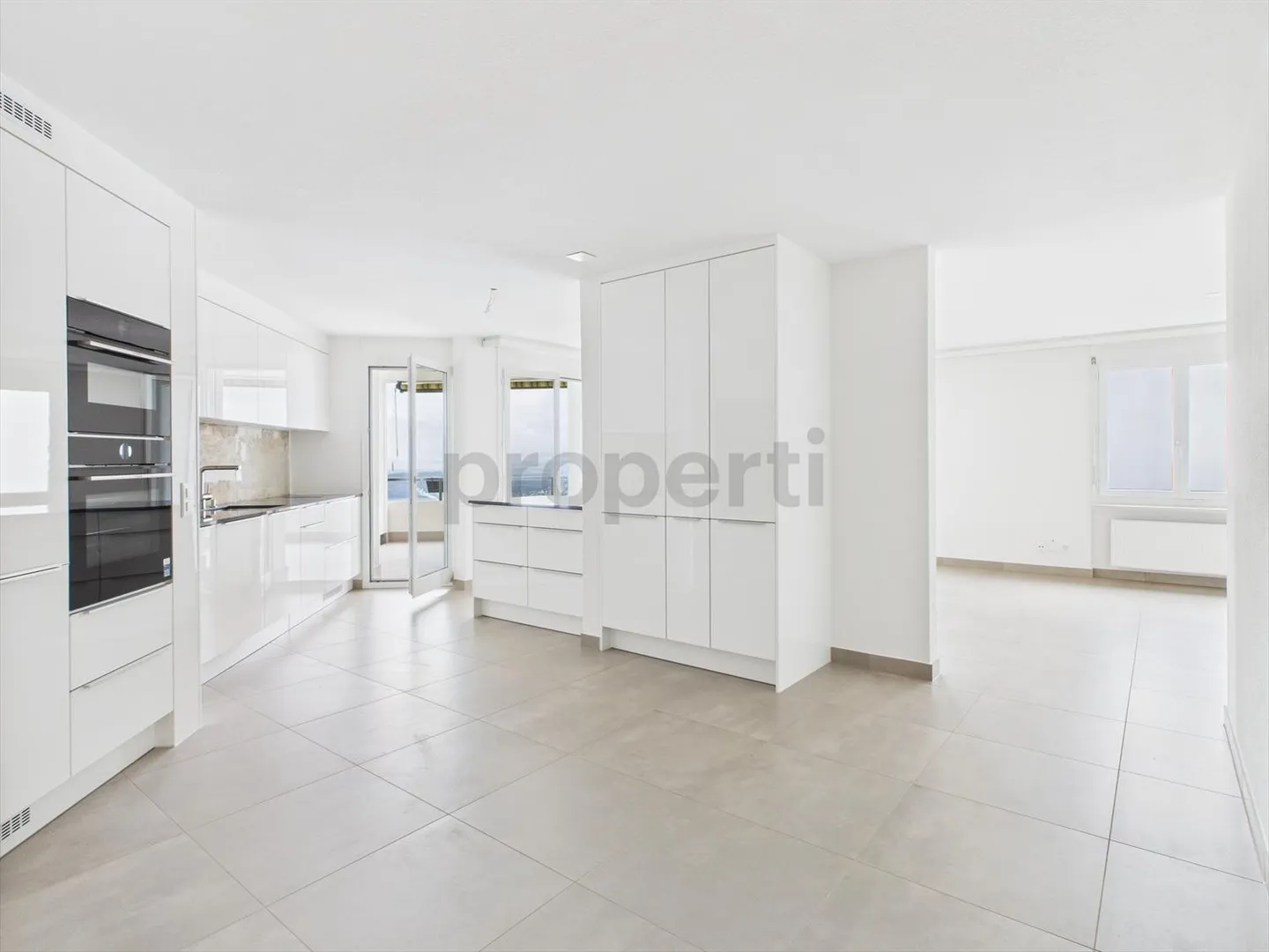 Appartamento ristrutturato di 4,5 stanze con vista panoramica - Foto 6 di 13
