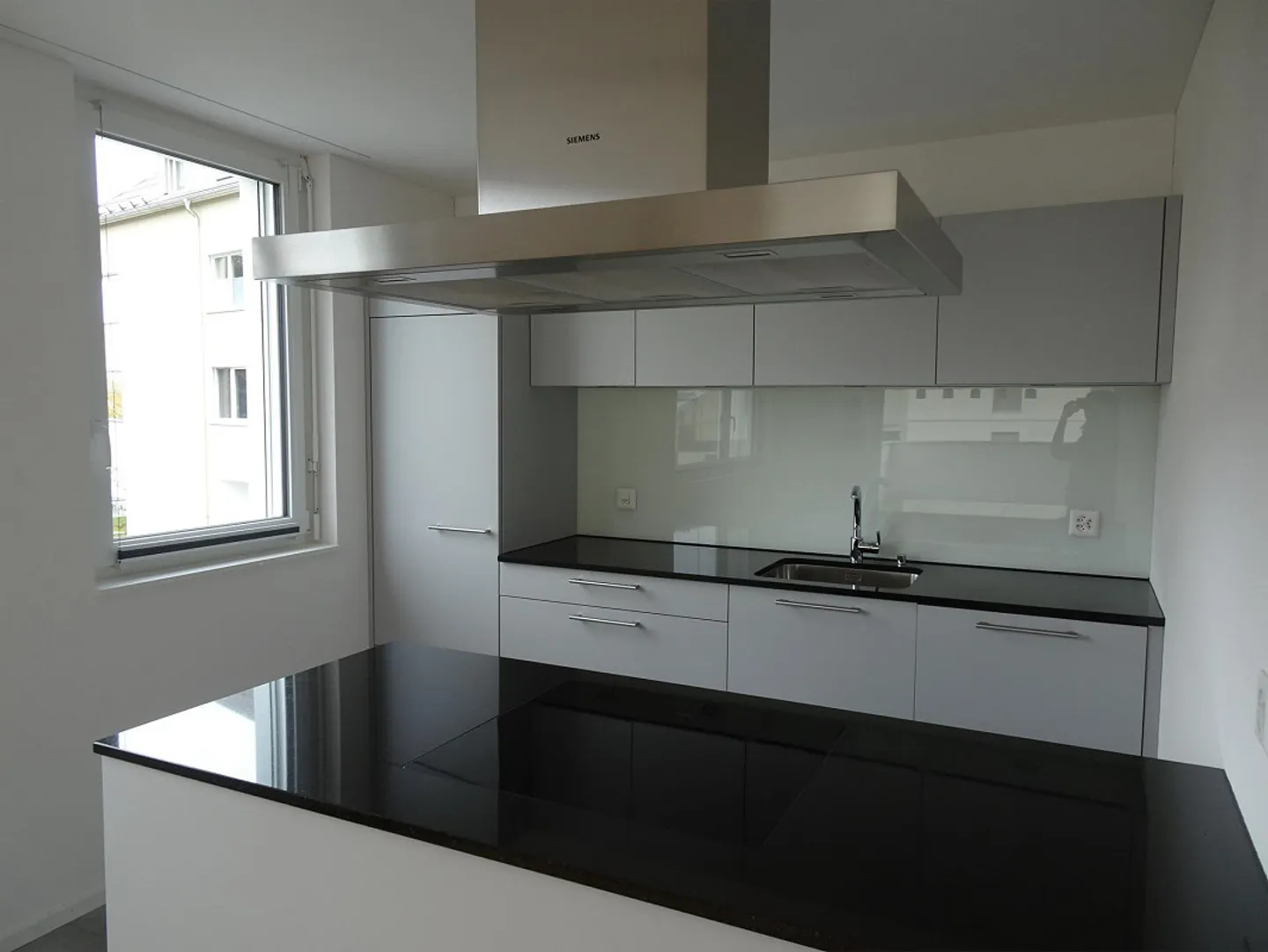 Appartement moderne de 3½ pièces dans un emplacement calme - Photo 1 sur 8