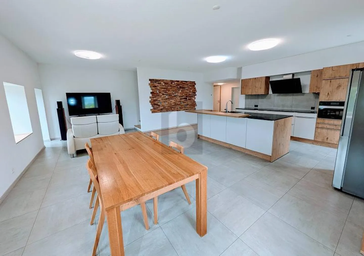 RARE: LARGE RENOVATED FARM, BRIGHT AND QUIET - Photo 2 of 6