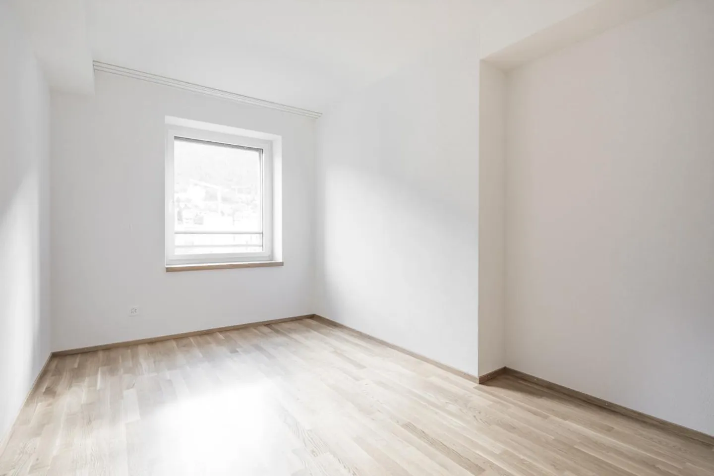 City-Close and Modern Family Apartment - Photo 6 of 9