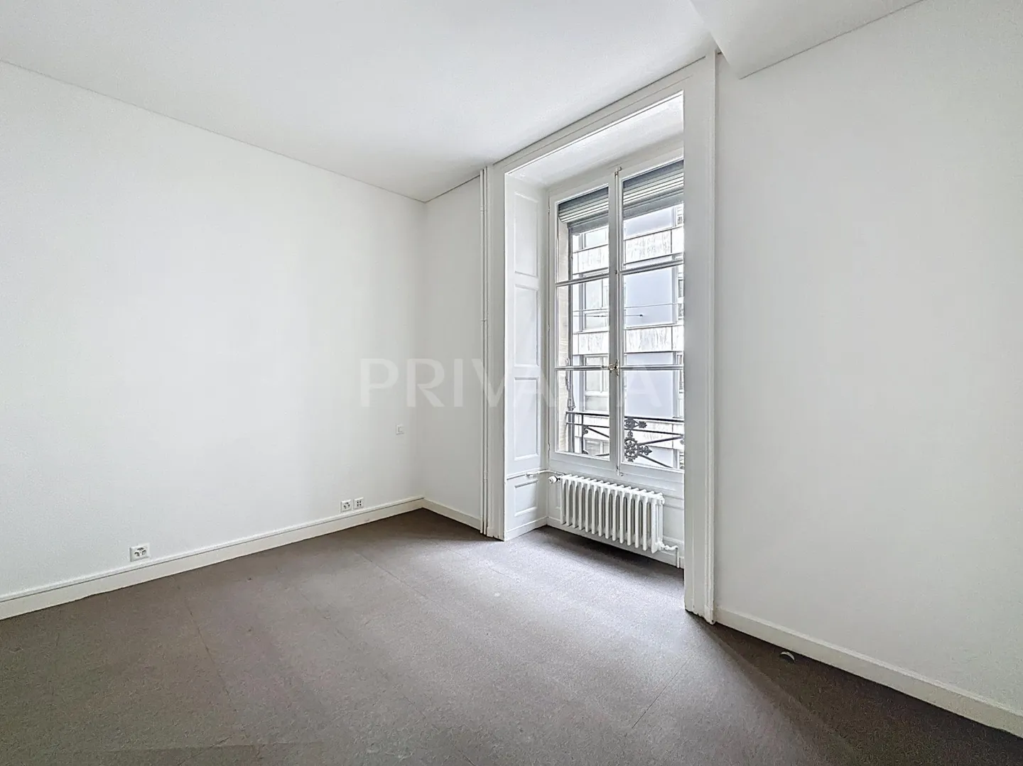 Nouvelle opportunité : Bureaux au Quai des Bergues - Photo 2 sur 6