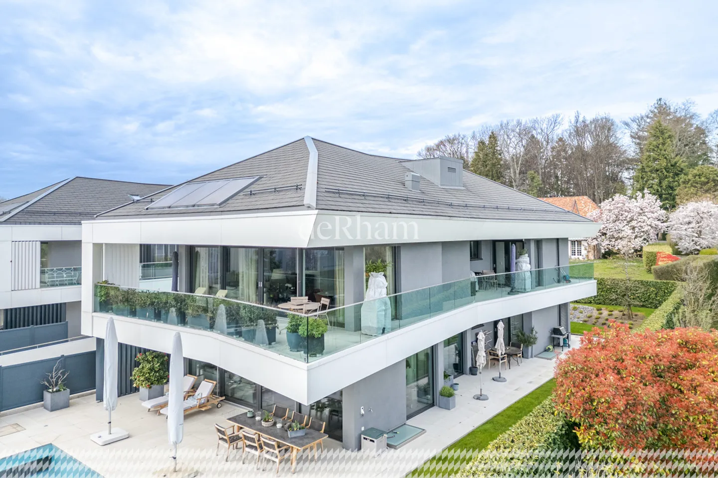 Sublime Dachgeschoss von 215 m2 PPE Gegenüber dem See - Foto 1 von 11