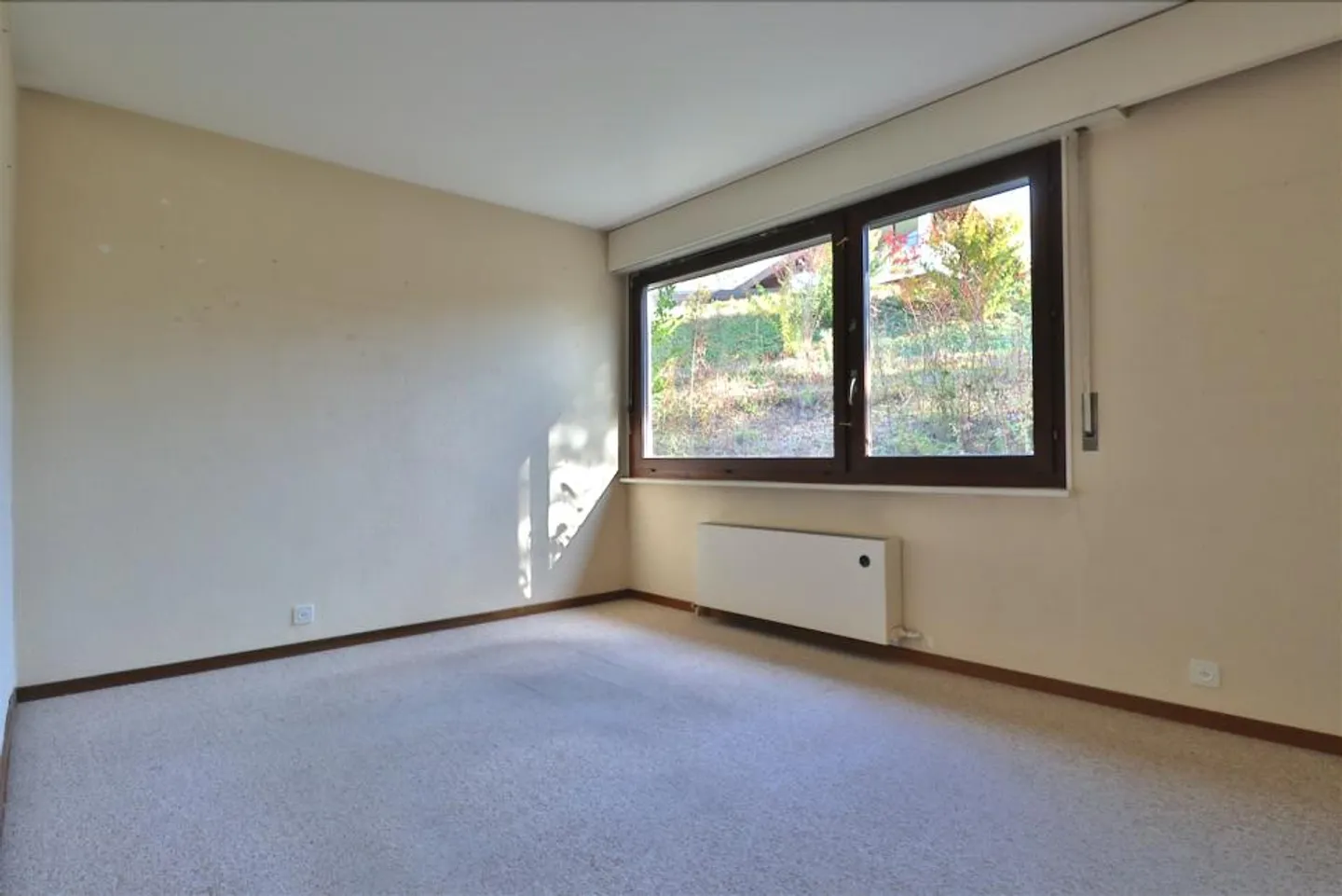 Individual villa in a green setting at the gates of Lausanne - Photo 15 of 48