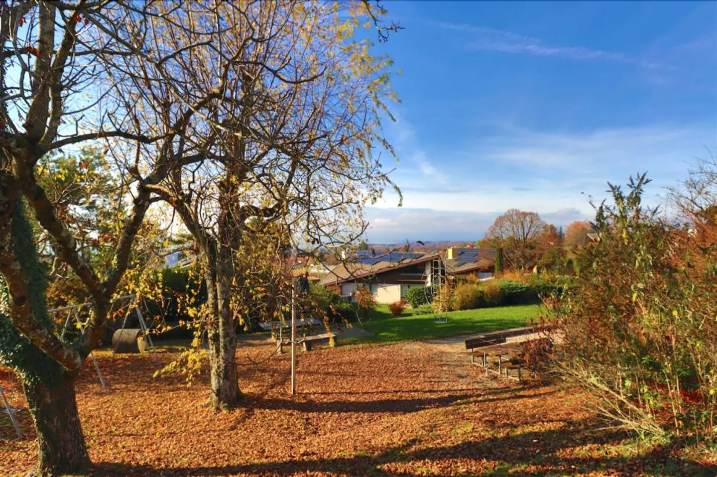 Individual villa in a green setting at the gates of Lausanne - Photo 42 of 48