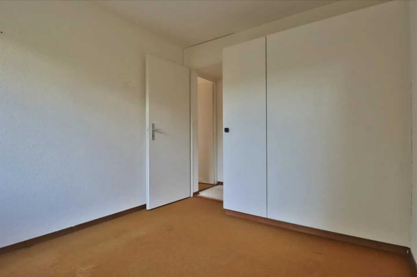 Individual villa in a green setting at the gates of Lausanne - Photo 18 of 48