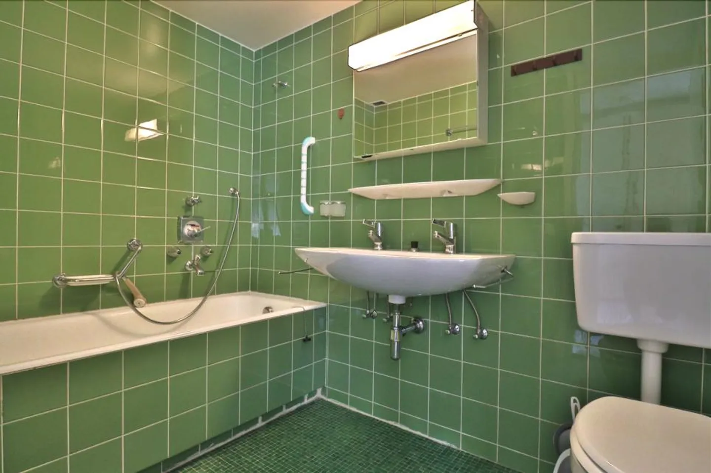 Individual villa in a green setting at the gates of Lausanne - Photo 21 of 48