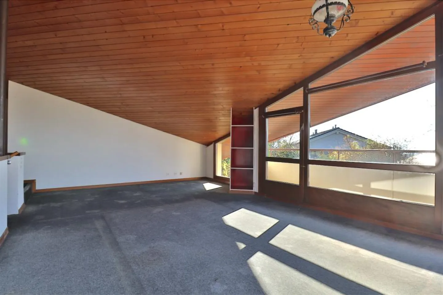 Individual villa in a green setting at the gates of Lausanne - Photo 23 of 48