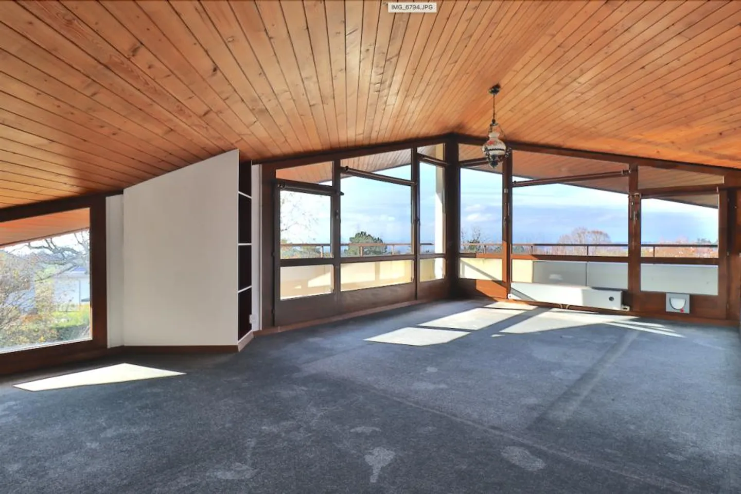 Individual villa in a green setting at the gates of Lausanne - Photo 22 of 48