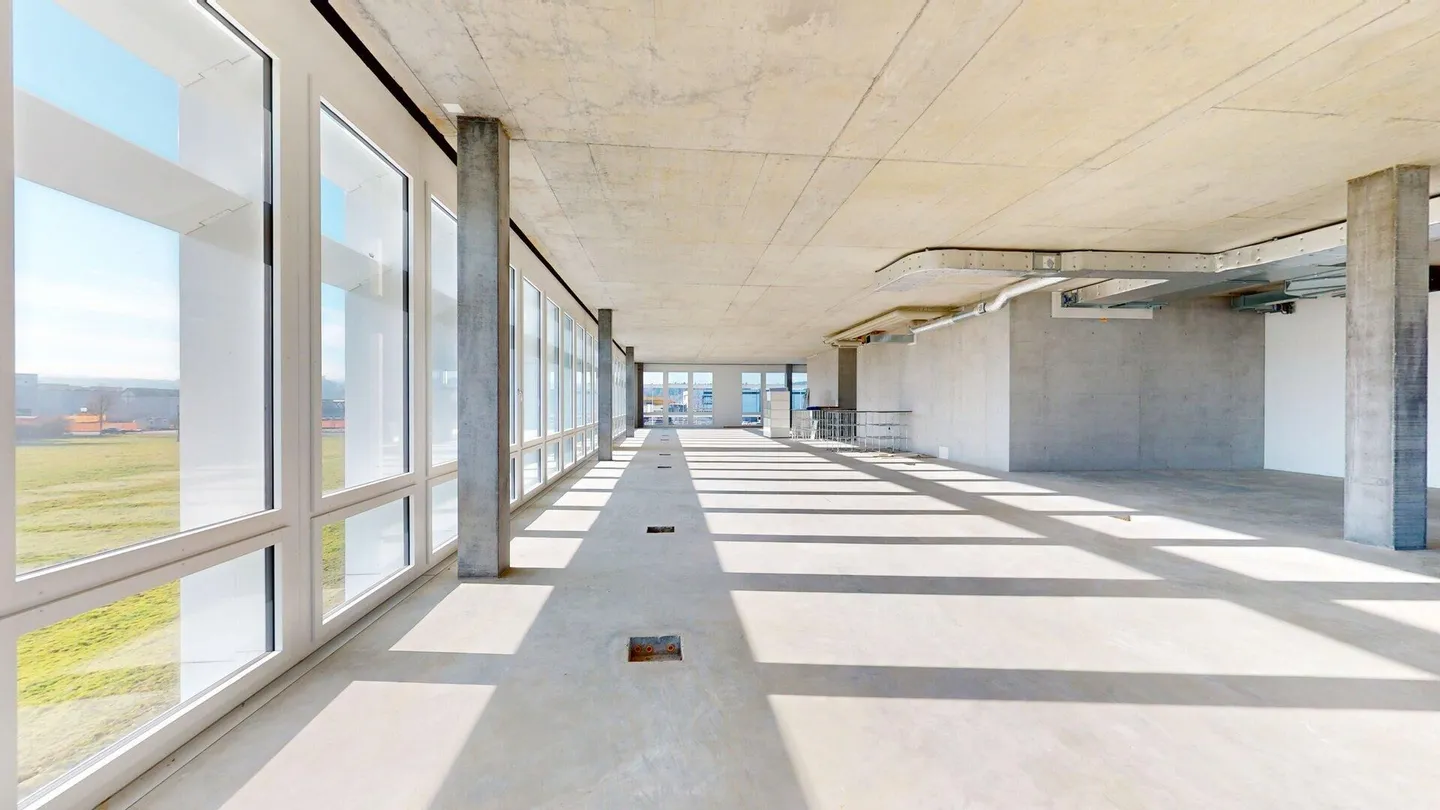 Spazio commerciale versatile in costruzione grezza in posizione centrale - Foto 2 di 6