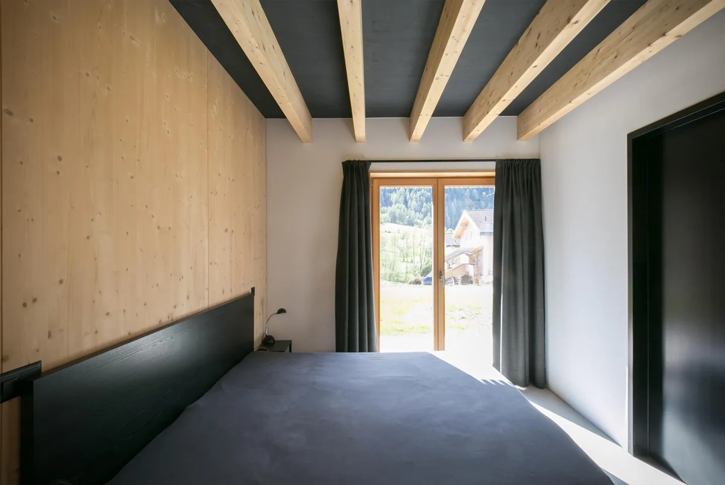 Concrete and Lain - Photo 2 of 6