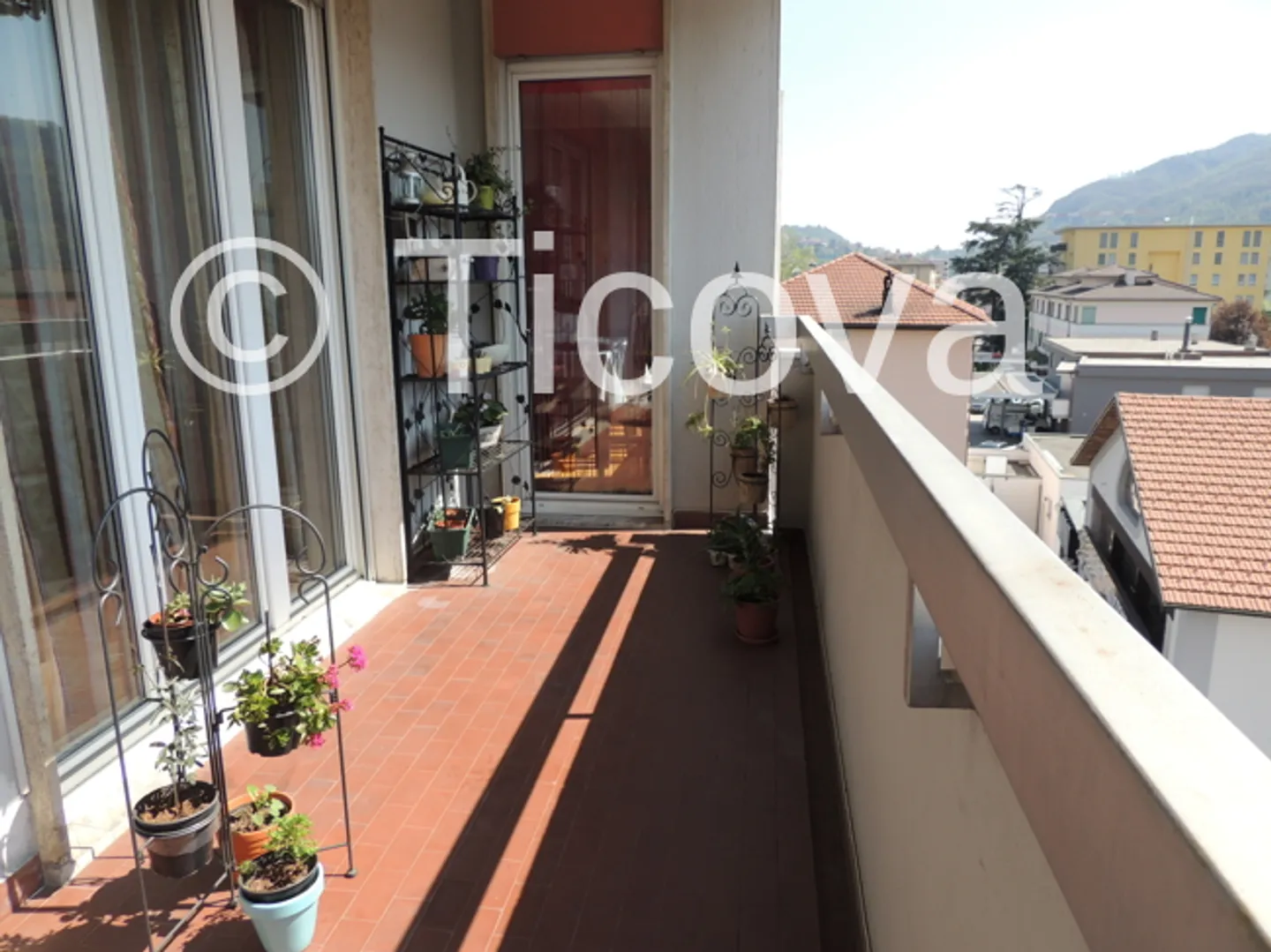 Appartamento moderno con terrazza - Foto 1 di 6