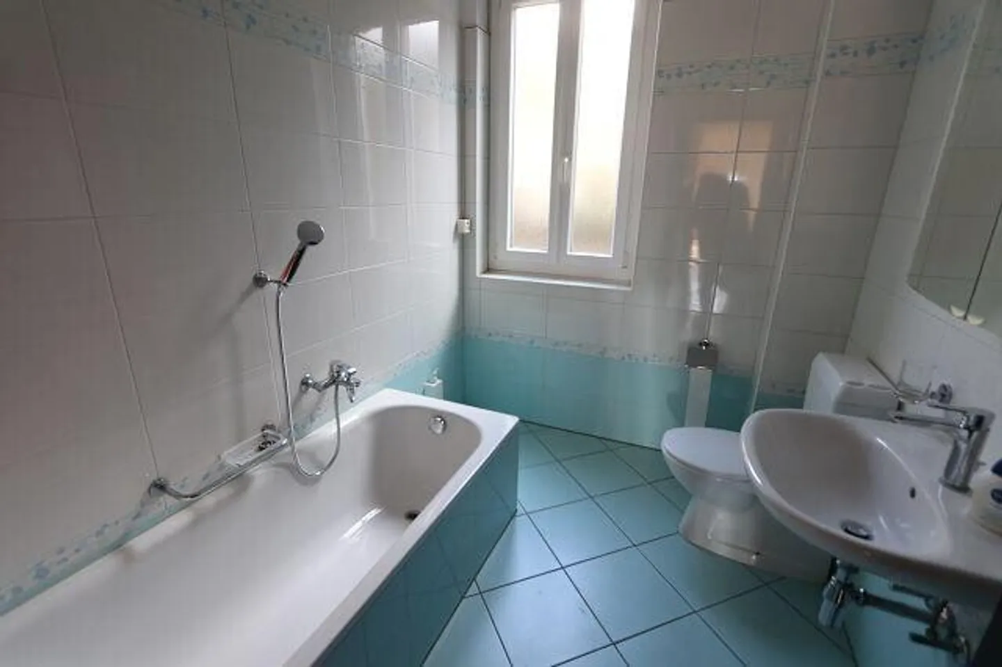 3 1/2-Room Ground Floor Apartment in Central Location - Photo 10 of 13