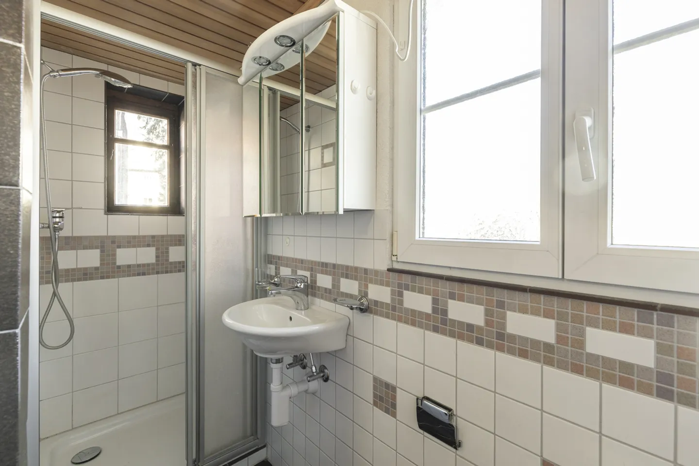 Vielseitiges Familienhaus in zentraler Lage - Foto 5 von 13