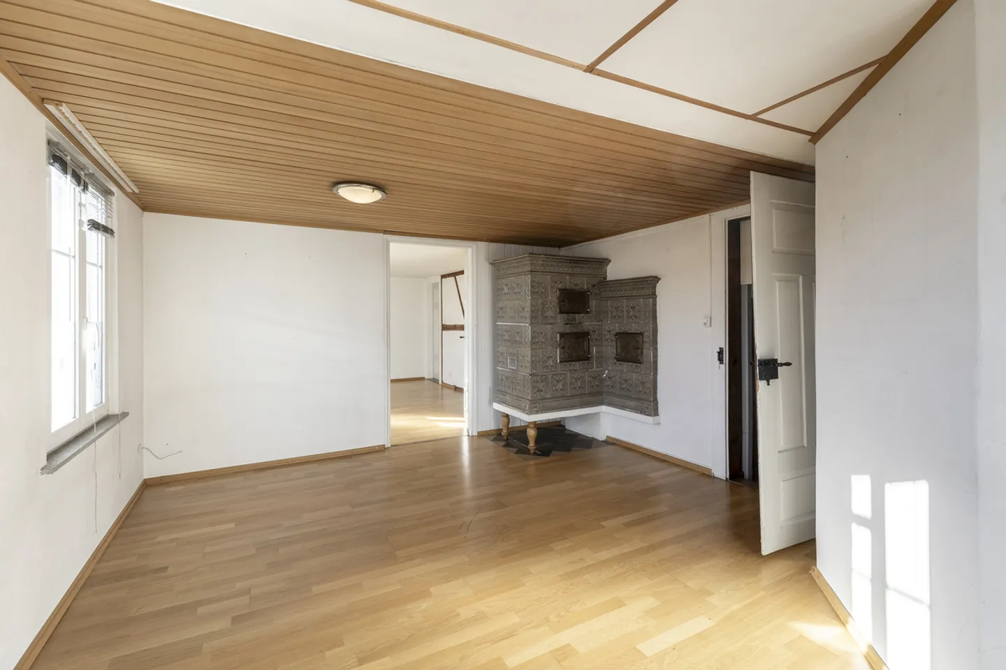 Vielseitiges Familienhaus in zentraler Lage - Foto 6 von 13