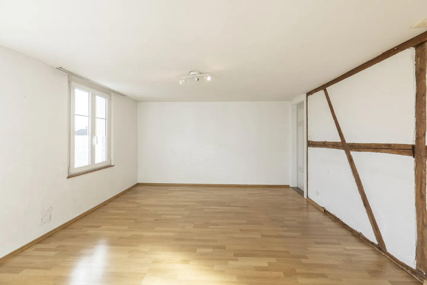 Vielseitiges Familienhaus in zentraler Lage - Foto 8 von 13