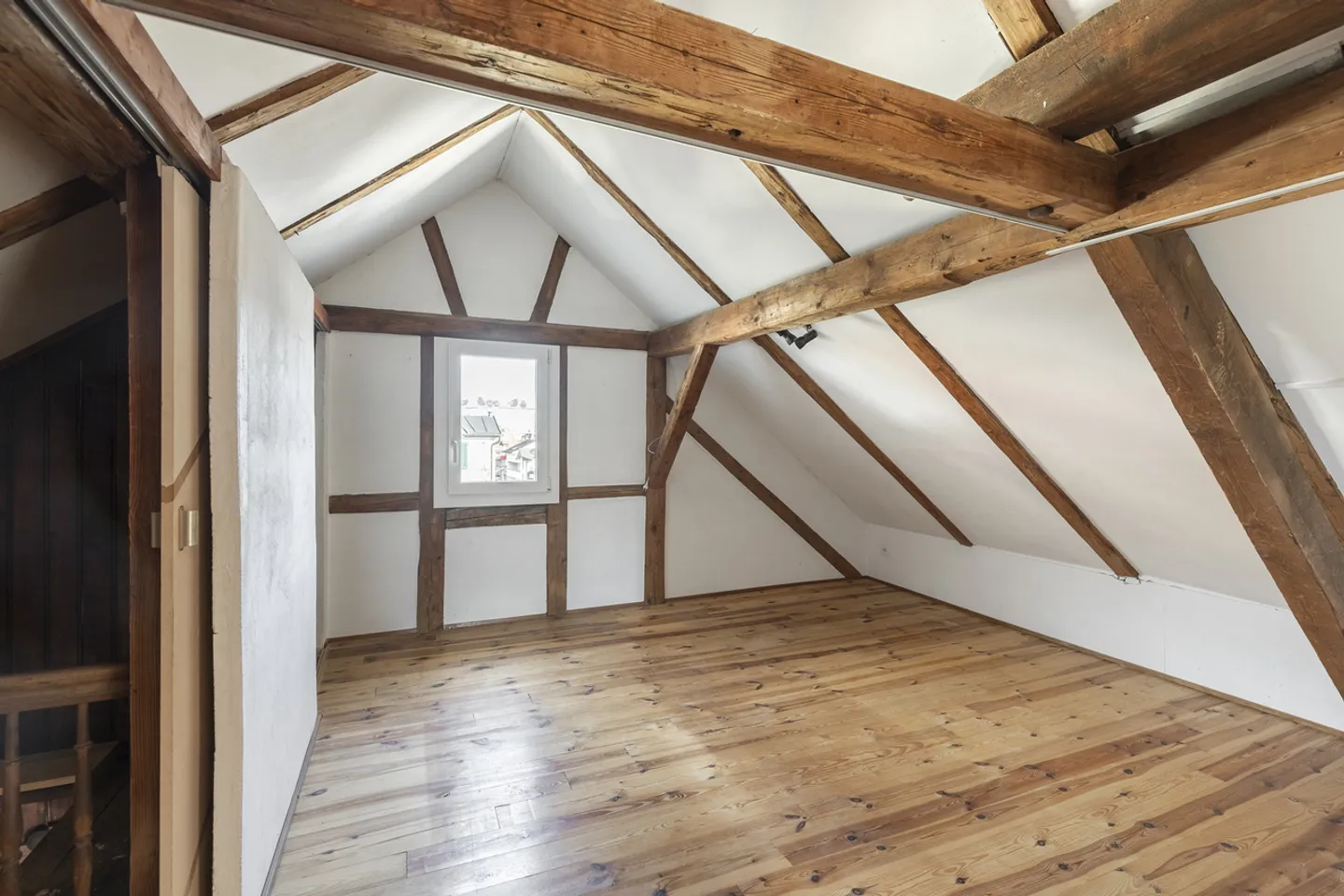 Vielseitiges Familienhaus in zentraler Lage - Foto 10 von 13